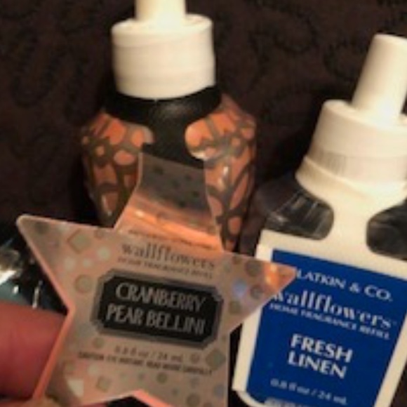 *HOST PICK* Bath & Body Works Wallflowers Refill Set *NEW* - Picture 3 of 4